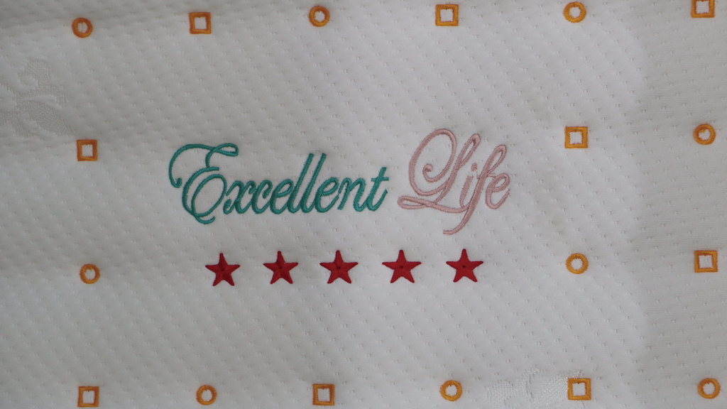 床垫围边专用多色绗缝刺绣裁剪全自动一体机