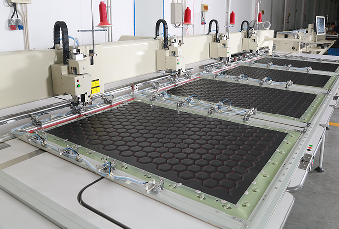 全自动四头缝纫机-皮革专用